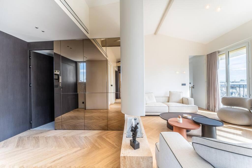 Haussman Palace Apartment