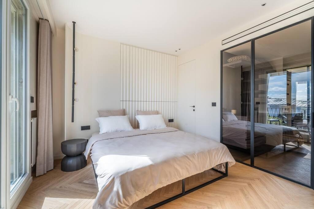Haussman Palace Apartment