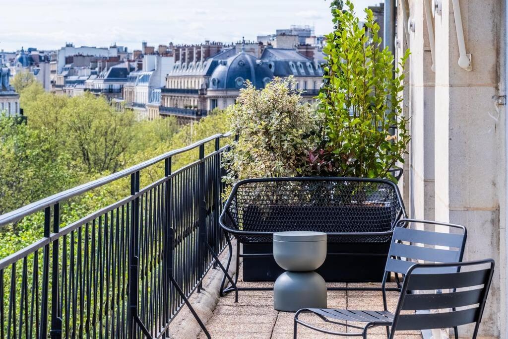 Haussman Palace Apartment